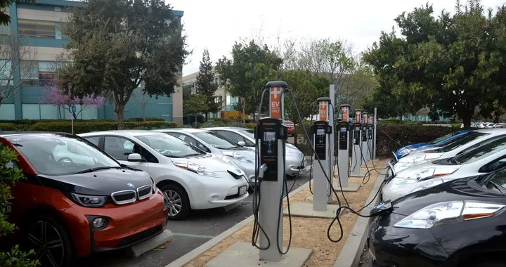 Auto elettriche: ecco la situazione delle colonnine per la ricarica