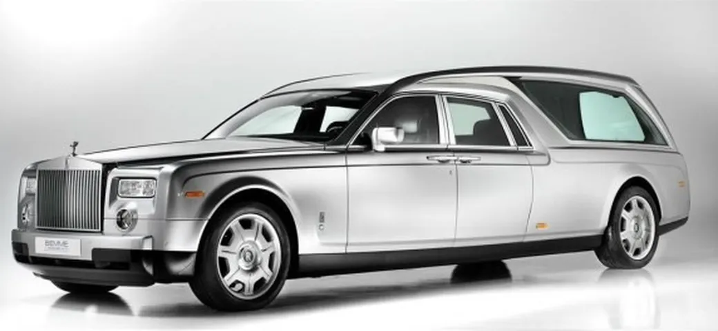 Rolls-Royce Phantom Hearse B12: il carro funebre di lusso fotografato da GFWilliams