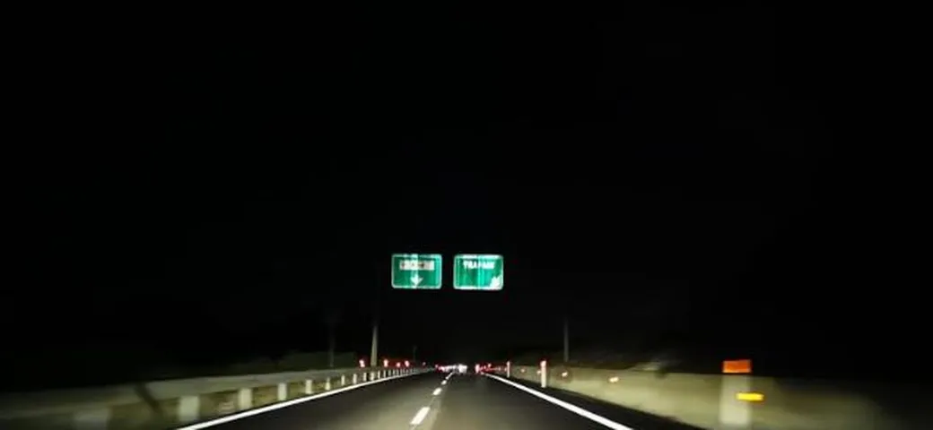 Autostrada completamente al buio, colpa del furto dei cavi di rame