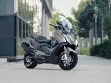 Kymco AK 550: prestazioni e convenienza sfidano il TMax Yamaha