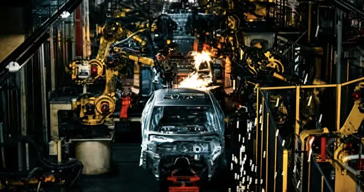 Corsa alla conquista dello stabilimento messicano da 230mila unità