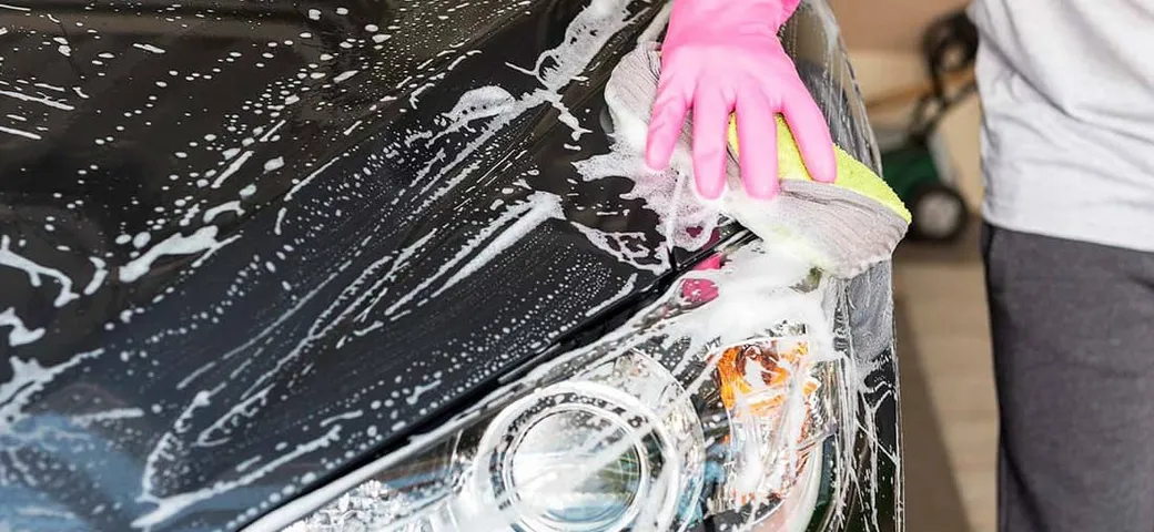 Caldo e poca acqua fanno scattare il divieto di lavare l'auto: dove accade