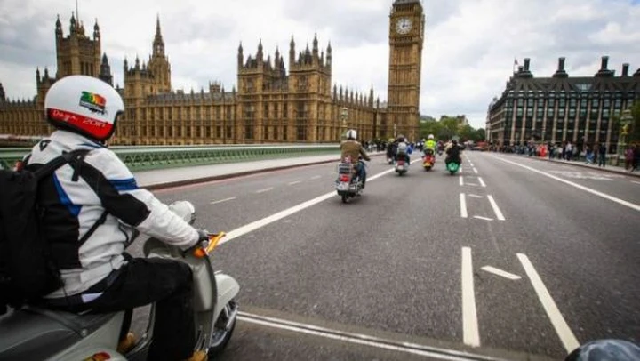 Parte da Londra la sesta edizione dei Vespa World Days