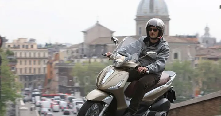 Mercato, classifiche Top 100 di Novembre. Imprendibili BMW R 1200 GS e la coppia Honda SH300i/150i