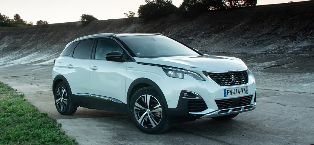 Peugeot 3008 HYbrid4: lo stato dell'arte della tecnologia ibrida plug-in francese
