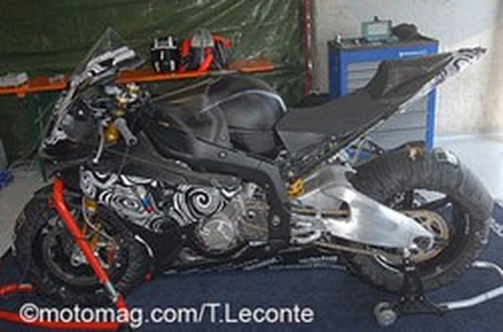 BMW S1000RR: prima assoluta davanti al pubblico di Magny Cours