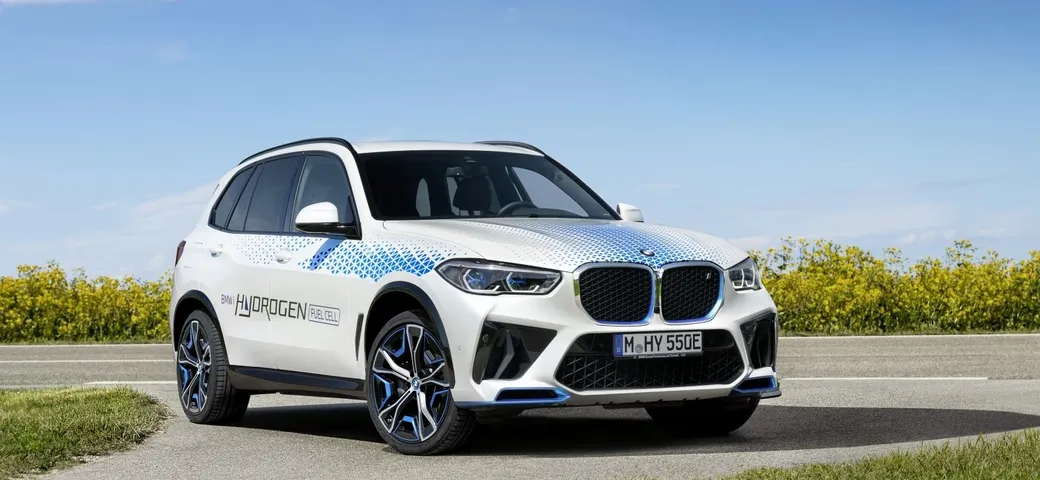 BMW iX5 Hydrogen: la versione elettrica FCEV ad idrogeno