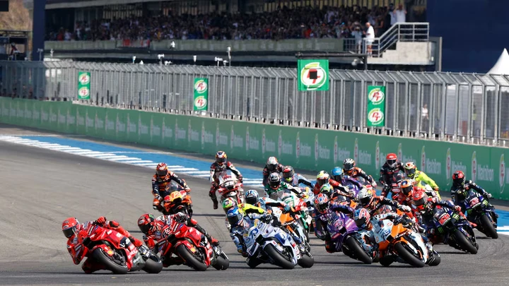 Ducati inarrestabile: tripletta in Thailandia con Marc Márquez al comando