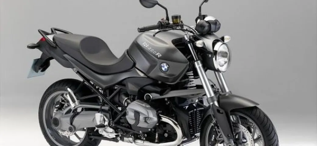 BMW R 1200 R e R 1200 R Classic 2011: le nuove Roadster bavaresi