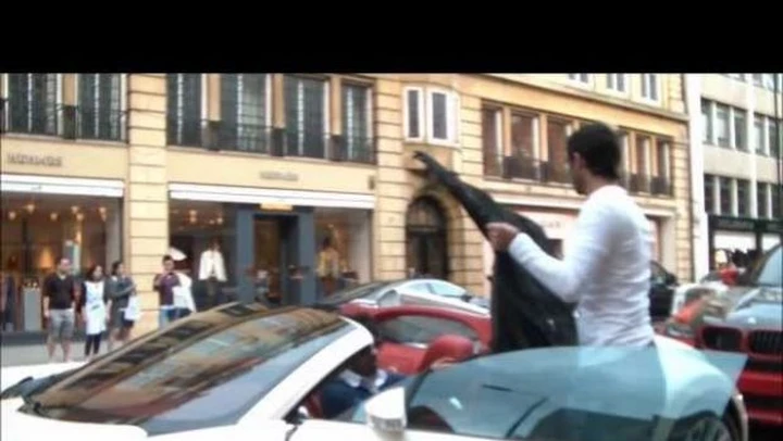Bugatti Veyron Grand Sport: qualche problema di troppo nel montaggio della capote...