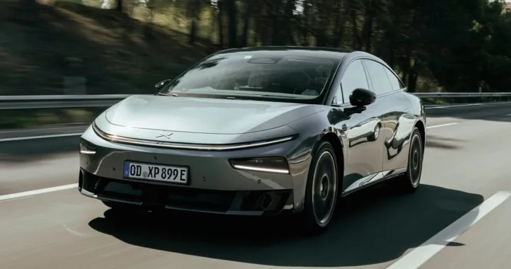 Xpeng P7+, l'auto elettrica che si ricarica dal 10 all'80% in 12 minuti