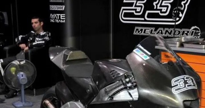 Cartolina da Losail: box Hayate MotoGP con Marco Melandri