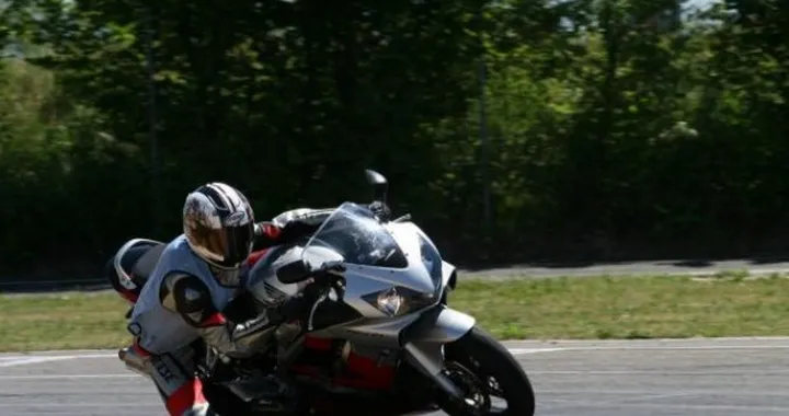 Scatto in Corsa: Honda CBR600 ad Ottobiano