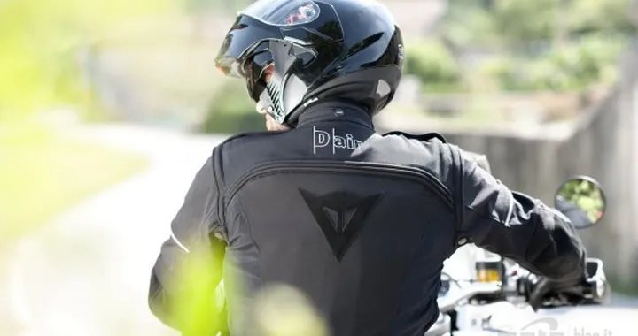 Genertel: polizze moto scontate per i clienti Dainese