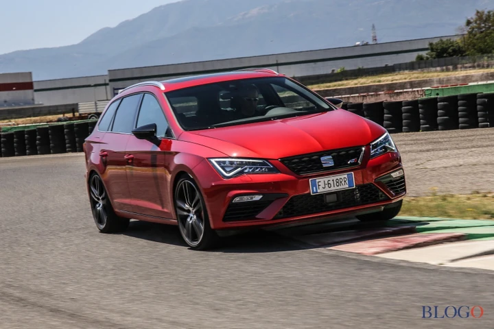 Seat Leon Cupra ST: video prova in pista e su strada