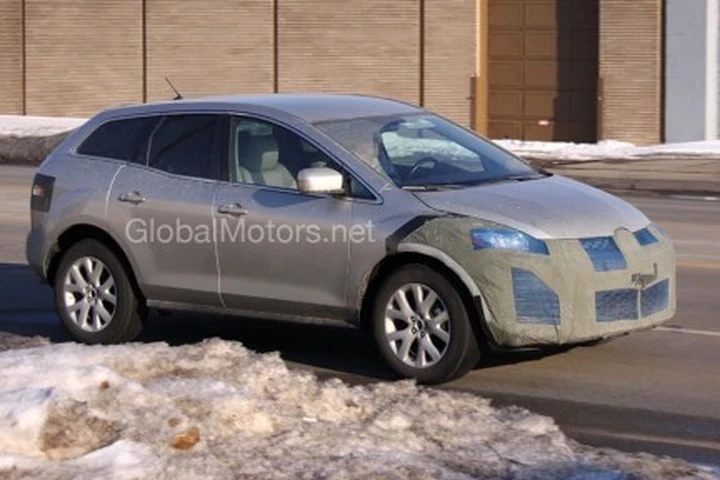 Mazda CX-7: foto spia del restyling