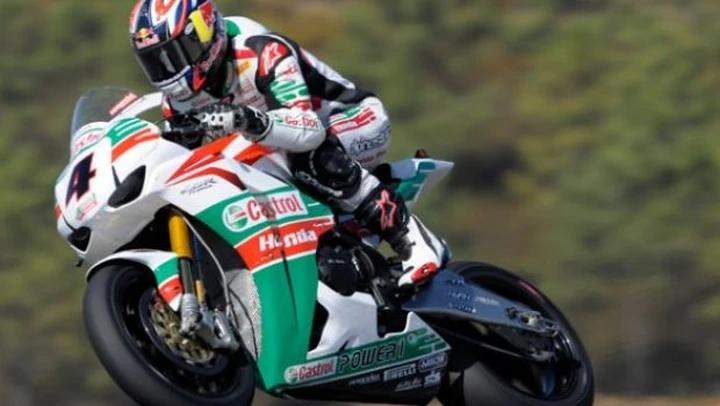 WSBK: giro perfetto per Jonathan Rea a Portimao. Checa e Laverty in prima fila