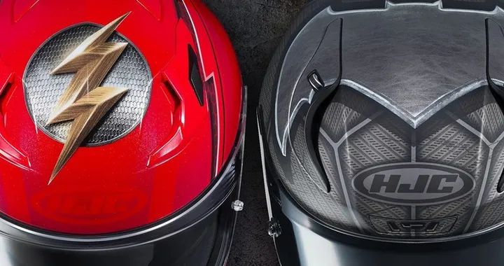 Batman e Flash, i nuovi eroi di HJC Helmets