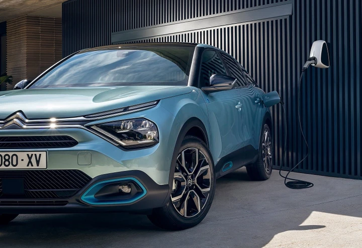 Citroen ë-C4: disponibilità e prezzi