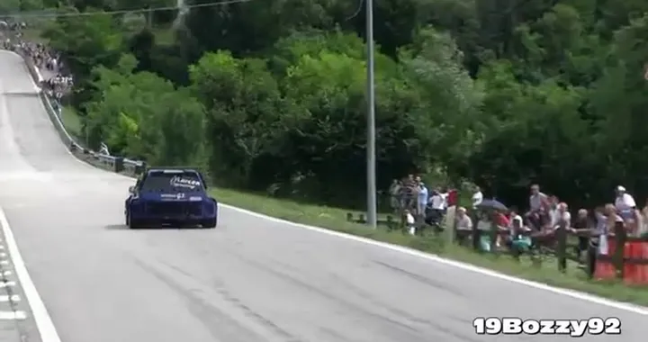 Auto spinte da propulsori motociclistici