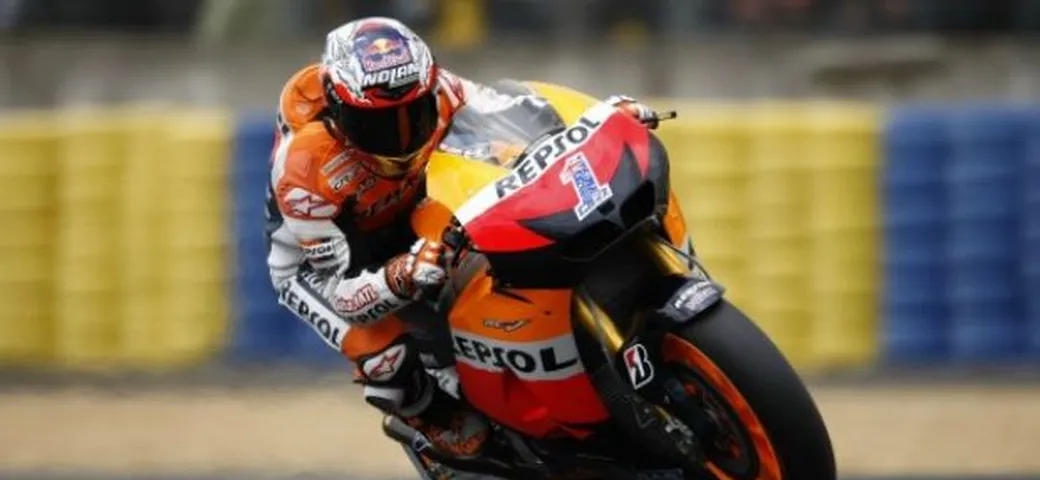 MotoGP, Le Mans: Stoner si prende anche le FP3