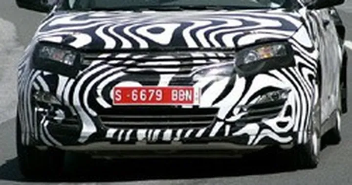 Roewe 450: foto-spia del frontale