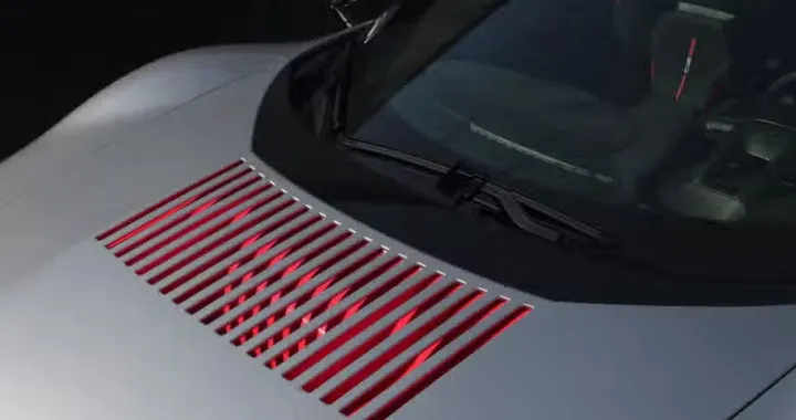 Ferrari vuole cambiare i tergicristalli: il brevetto li fa scorrere da un lato all'altro