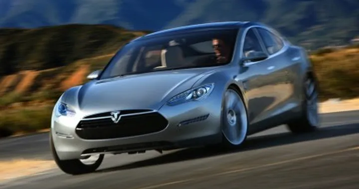 Tesla sfida in pista: campionato da dieci team