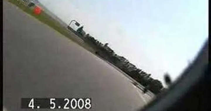 Moto Aprilia RSV 1000 ad Adria - camera onboard