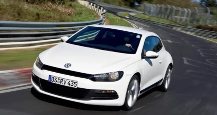 Su strada con la Volkswagen Scirocco 1.4 TSI 160cv: perfezione sportiveggiante