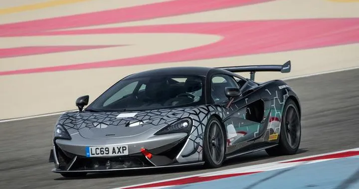 McLaren 620R: la cosa più vicina a una vettura da corsa
