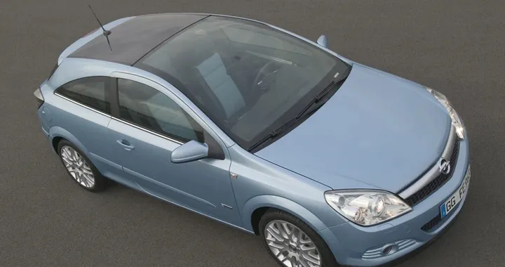 Opel Astra Diesel Hybrid, i vent'anni di un'auto pionieristica