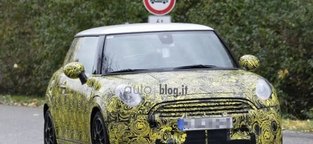 Foto spia nuova MINI Cooper S: i fanali definitivi