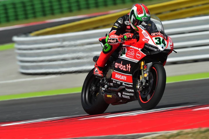 SBK Misano 2015: prima fila per Giugliano
