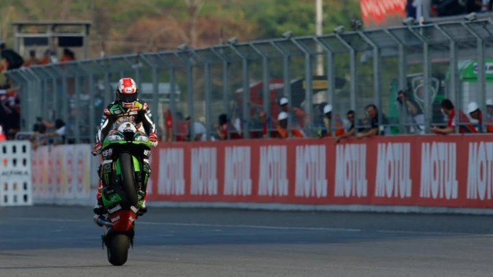 SBK Thailandia, gara 1: dominio Rea su Davies. Beffa Melandri 4°