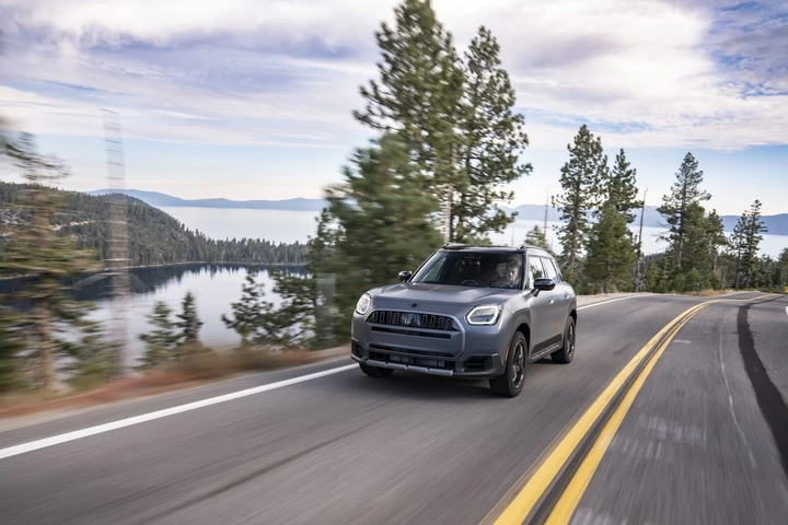 MINI Countryman Untamed Edition, più fuoristrada che SUV: c'è anche la tenda da tetto