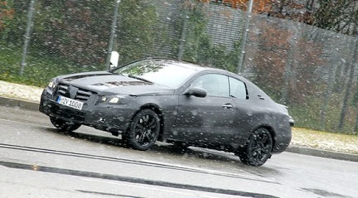 Foto spia e indiscrezioni sulla prossima Mercedes CLK