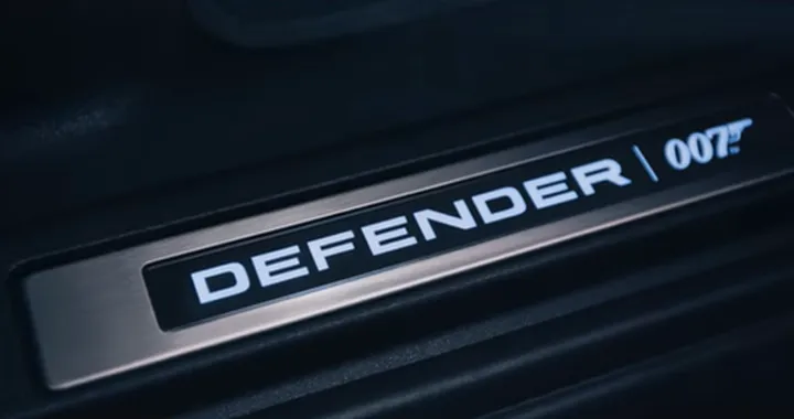 Land Rover Defender V8 Bond Edition