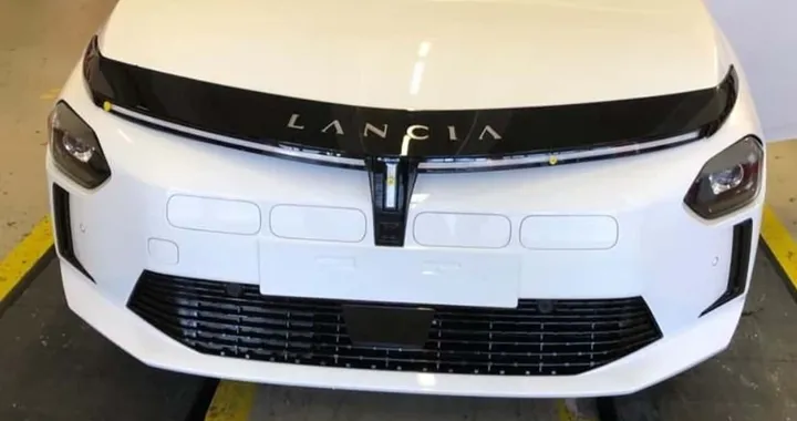 Nuova Lancia Ypsilon: nuove immagini mostrano ulteriori dettagli del modello [FOTO LEAKED]
