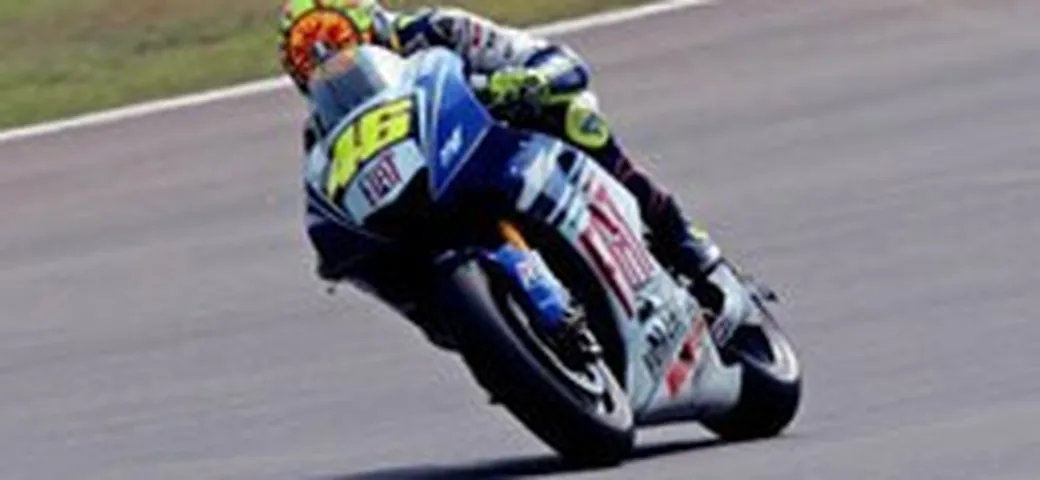 Brno: Stoner a terra lascia a Rossi gara e titolo iridato