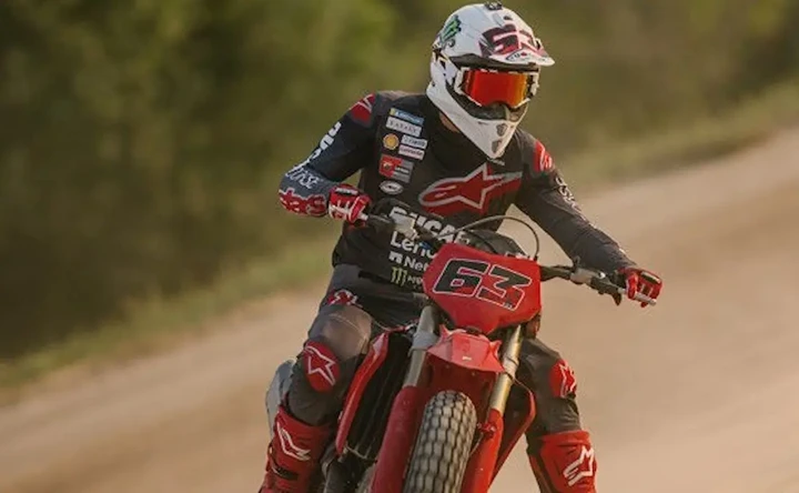Ducati Desmo450 MX debutta con Bagnaia: motocross e MotoGP sempre più vicini