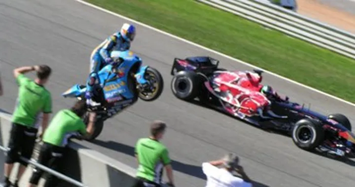 Hopkins vs Liuzzi, MotoGP vs F1