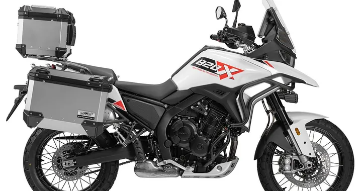 ZXMOTO 820X, la nuova adventure cinese sfida Africa Twin e KTM