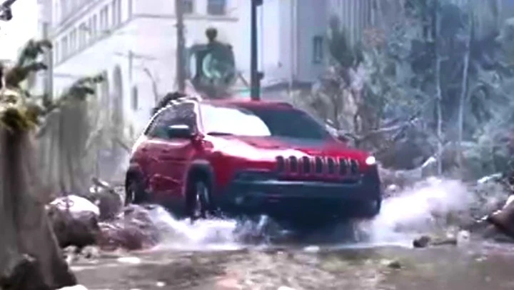 Jeep Cherokee: quando l'offroad è in centro città [Video]