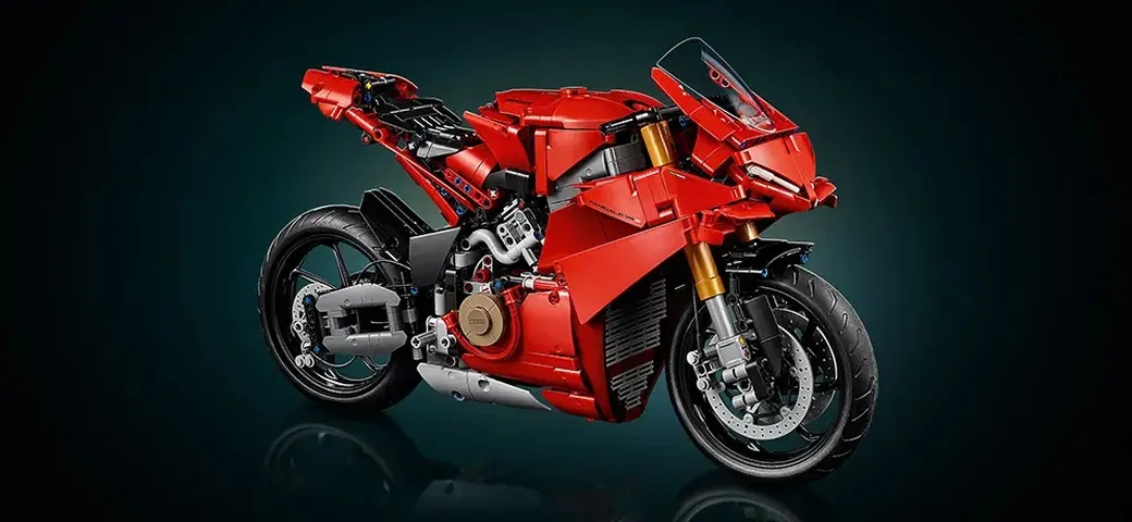 Ducati Panigale V4 S Lego Technic: un’icona delle due ruote in 1.603 mattoncini