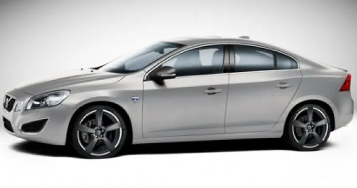 Volvo: il render della nuova S60 R