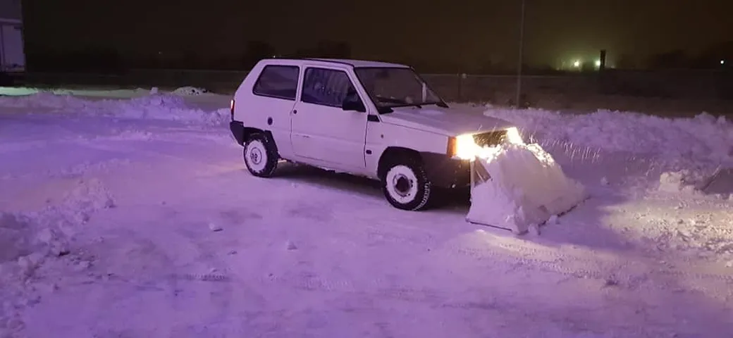 Fiat Panda spazzaneve: curioso esperimento in Abruzzo