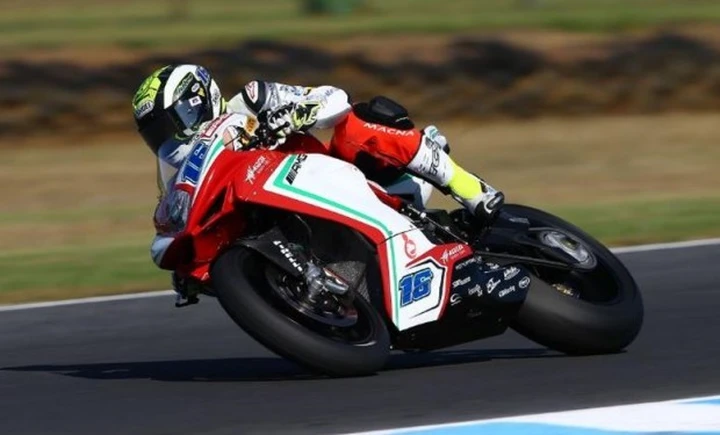 Supersport Australia 2015: doppietta MV Agusta con Cluzel e Zanetti
