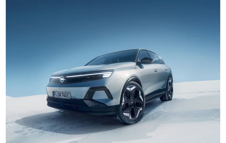 Opel Grandland Electric AWD, ora con trazione integrale alla spina