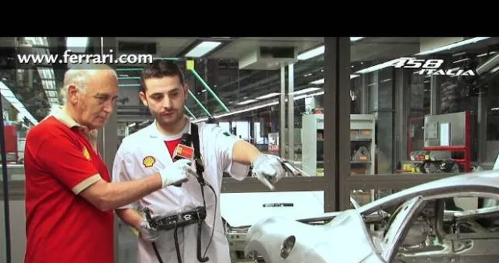 Video: come nasce la scocca di una Ferrari 458 Italia